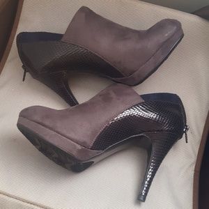 Impo grey/blk 3.5in high heel stiletto boot size 7
